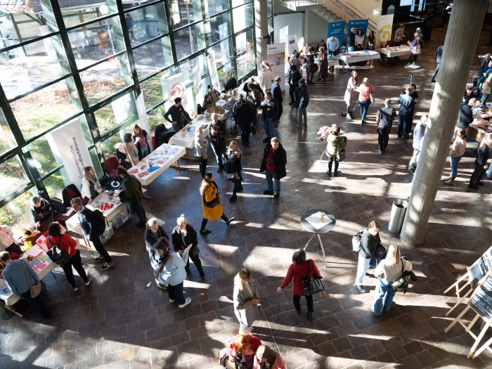 anima Informationsstände im Foyer