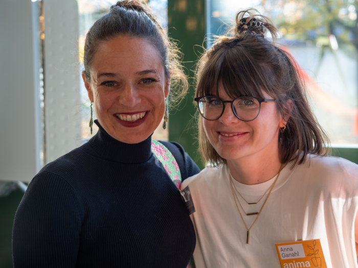 anima Referentin Christiane Zimmermann und Standbetreuerin Anna Ganahl (pro mente) anima Referentin Christiane Zimmermann und Standbetreuerin Anna Ganahl (pro mente)